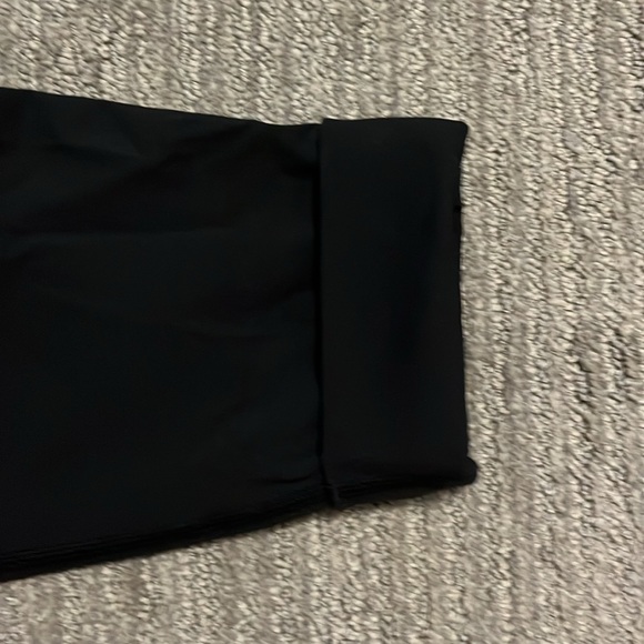 Lululemon ankle pant. Size 8. Black. Cuffed bottom - Picture 3 of 5